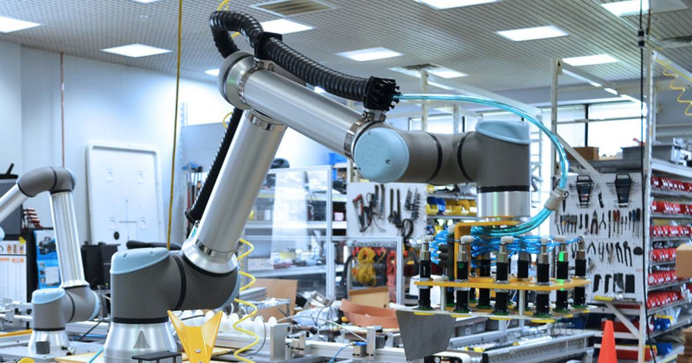 Honeywell XNX Universal Transmitter for Petrochemical Safety
