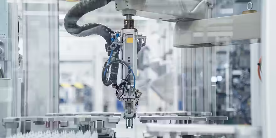 PLC vs DCS Control Systems Comparison